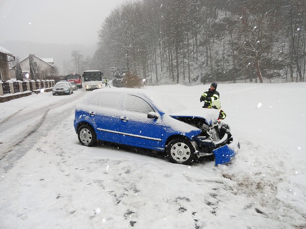 DN 2 vozidel - Suchovršice, 23.2.2013