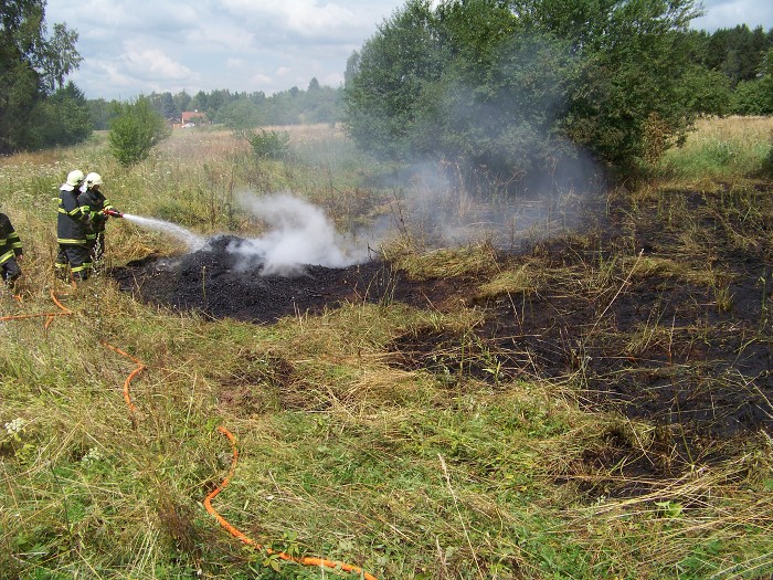 Požár trávy U Lipek, Úpice - 29.7.2014